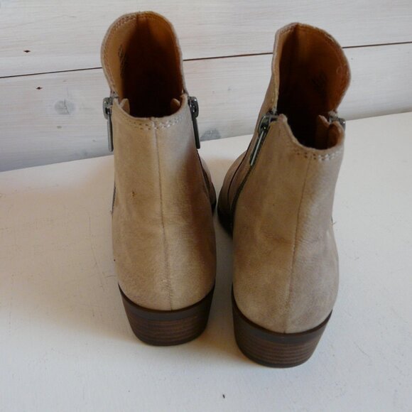 Lucky Brand Suede Leather Ankle Bootie Size 6.5 US Tan Side Zip Heel - Picture 14 of 16